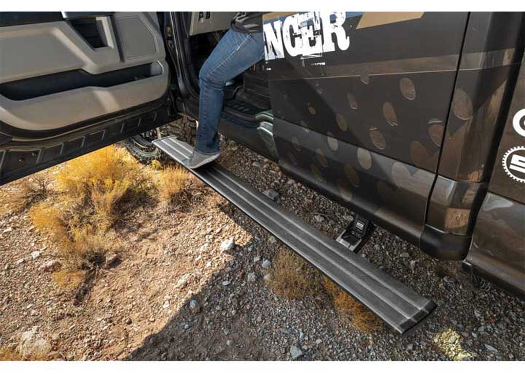 Amp Research - 15 - 20 TAHOE/YUKON/ESCALADE/16 - 20 SUBURBAN POWERSTEP SMART SERIES