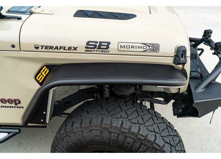 18-C WRANGLER/GLADIATOR FRONT FENDER KIT