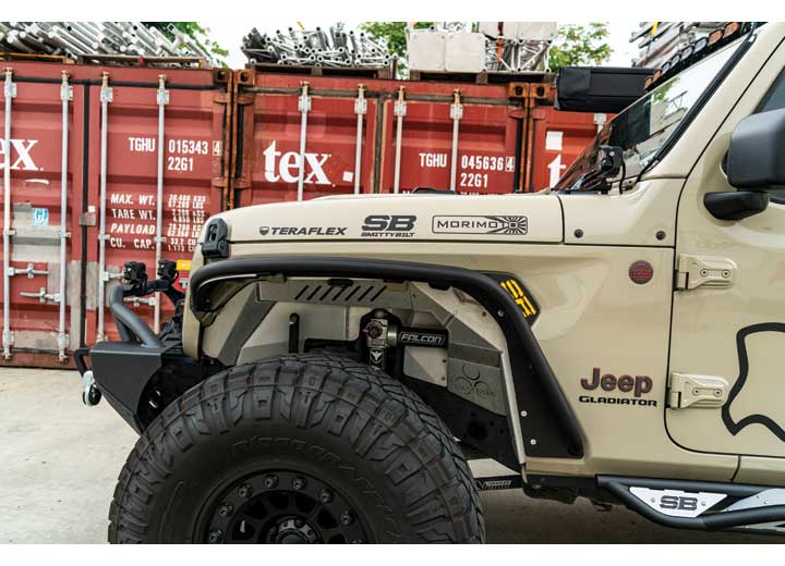 18-C WRANGLER/GLADIATOR FRONT FENDER KIT