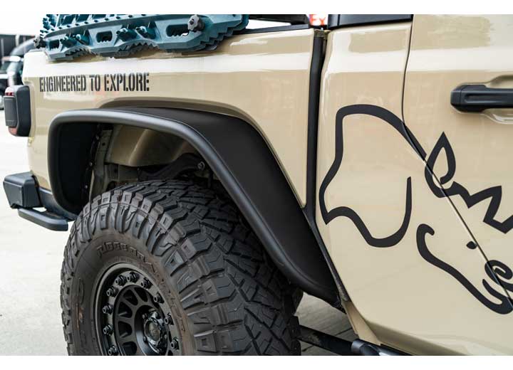 20-C GLADIATOR REAR FENDER KIT