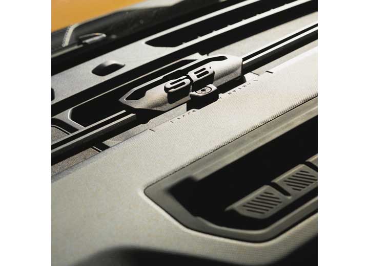 21-C FORD BRONCO BYOD BAR