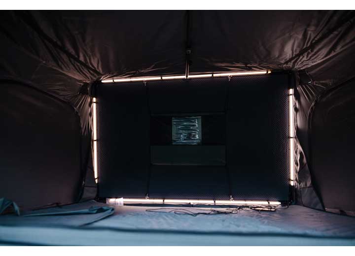 ALUMINUM POP-UP ROOF TOP TENT Smittybilt