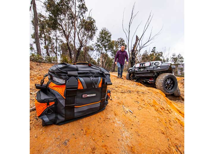 ARB Usa/Old Man Emu - ARB PREMIUM RECOVERY KIT;HEAVY - DUTY PVC RECOVERY BAG, 17,600LBS SNATCH STRAP