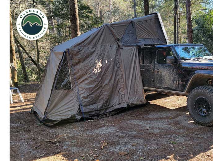 BUSHVELD 4-PERSON ROOFTOP TENT WITH ANNEX FOR ULTIMATE CAMPING COMFORT Overland Vehicle Systems / Up Down Air