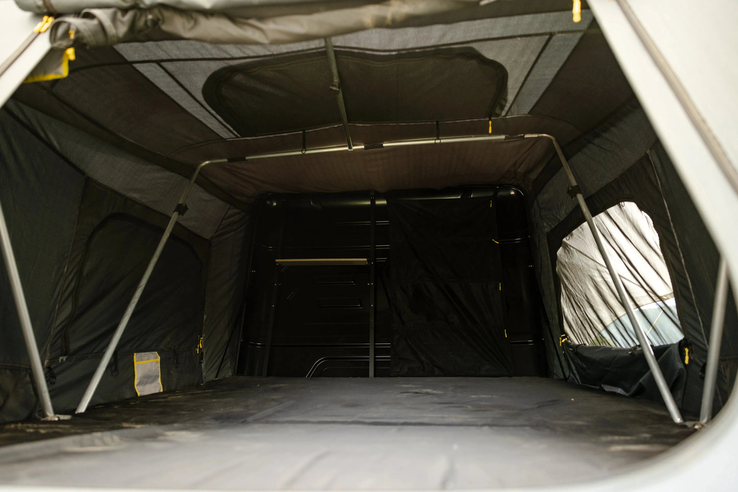 OVERLAND XL HARD SHELL TENT Smittybilt