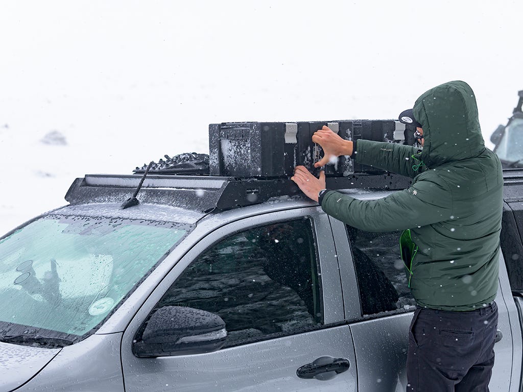 Front Runner - Toyota Hilux DC (2015 - 2021) Slimsport Roof Rack Kit