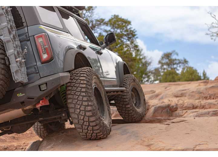 21-C BRONCO RAID RUNNING BOARDS Ironman 4x4