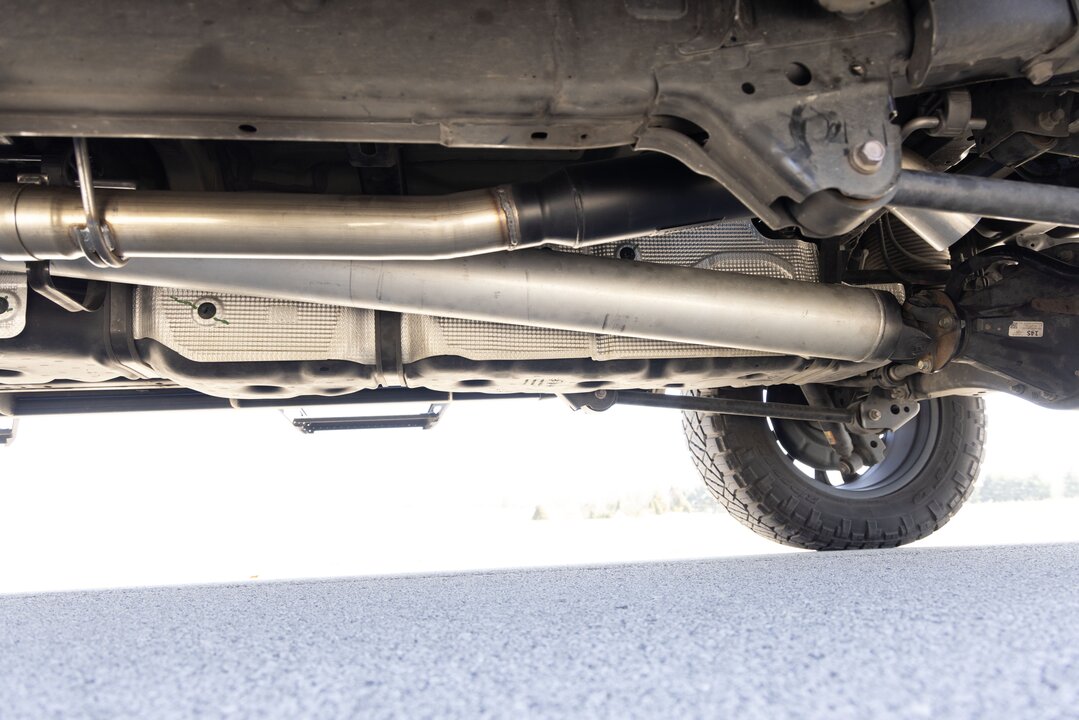 Flowmaster 818138 Outlaw Extreme Cat-Back Exhaust System - view 3