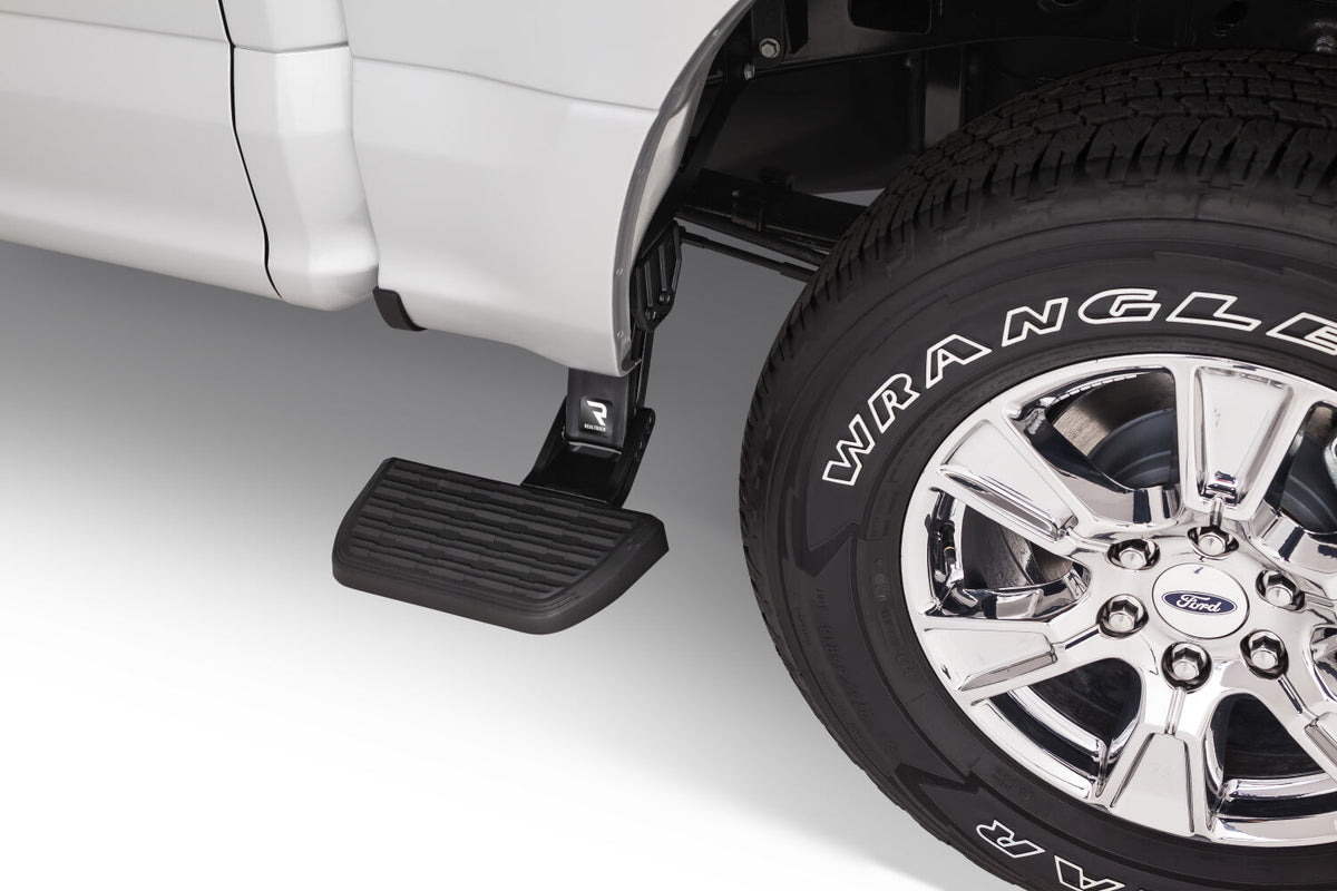 AMPamp-bedstep2-2019-ford-f150-white-studio-01.jpg