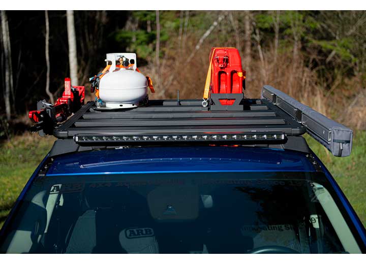 BASE KIT 49 X 45 BASE RACK WITH MOUNT KIT AND DEFLECTOR ARB Usa/Old Man Emu