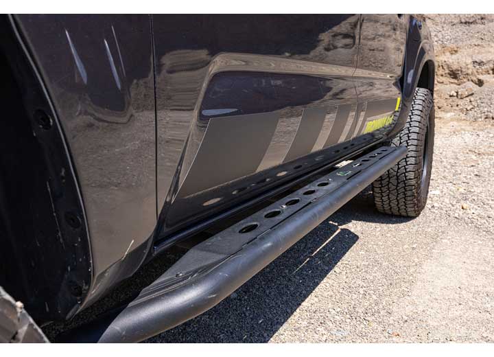 05-23 TACOMA RAID SERIES HEAVY-DUTY SIDE STEPS FOR 4-DOOR SHORT BED AND ACCESS CAB Ironman 4x4