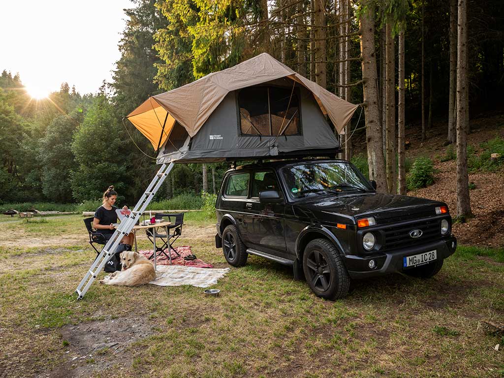 Lada Niva 4x4 Slimline II Roof Rack Kit Front Runner