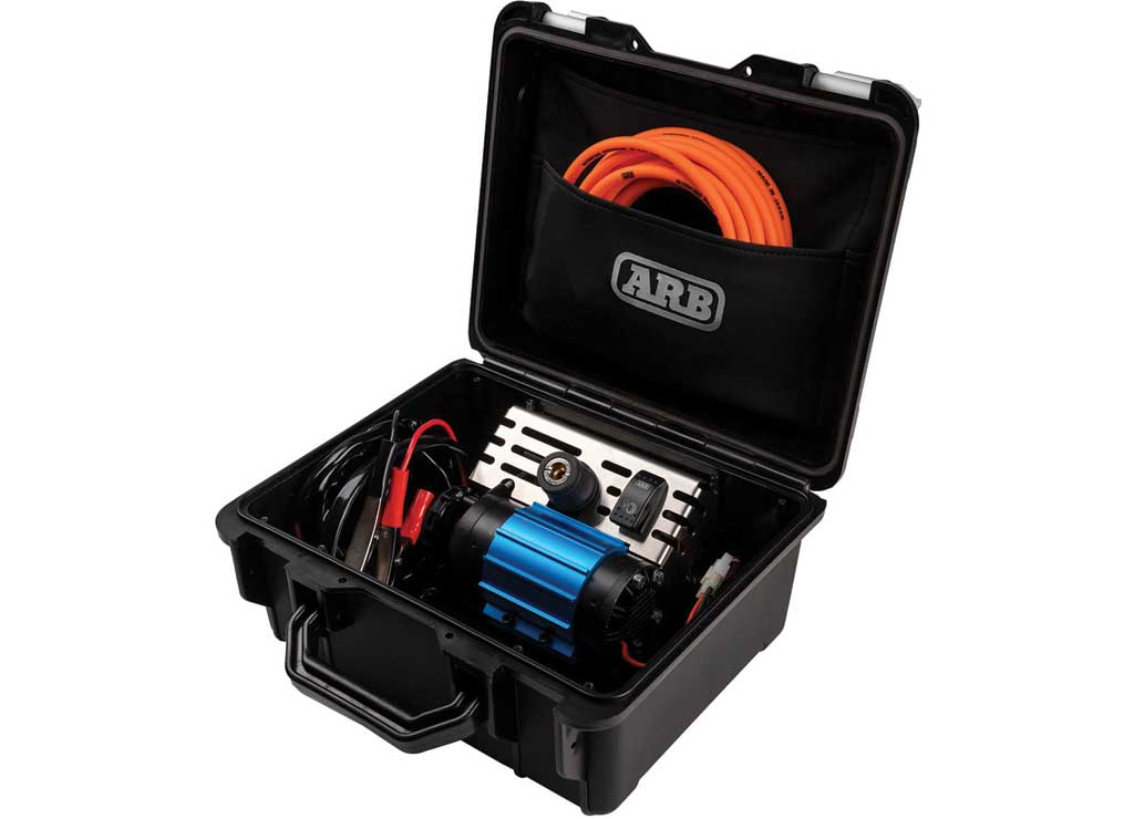 PORTABLE 12V SINGLE MOTOR AIR COMPRESOR WITH CARRYING CASE AND ACCESSORIES ARB Usa/Old Man Emu