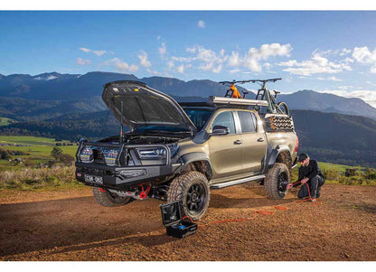 PORTABLE 12V SINGLE MOTOR AIR COMPRESOR WITH CARRYING CASE AND ACCESSORIES ARB Usa/Old Man Emu
