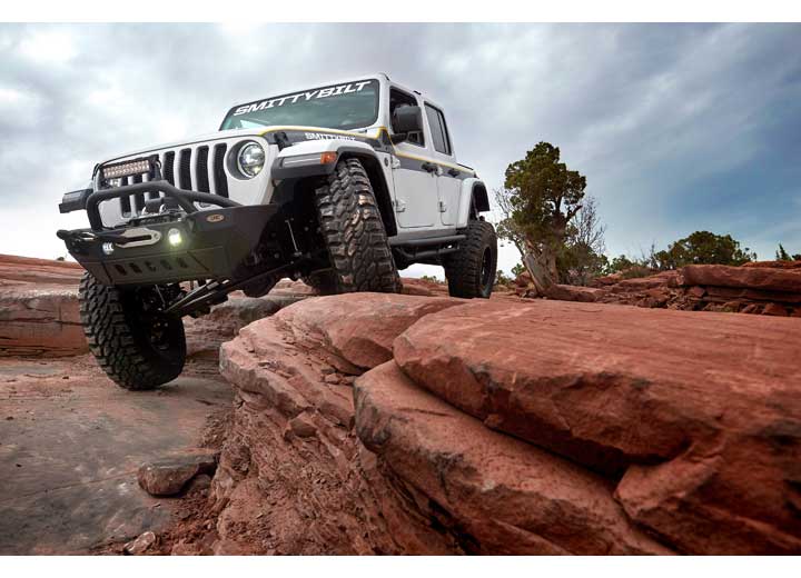 18-C WRANGLER JL/20-C GLADIATOR JT GEN2 XRC FRONT BUMPER Smittybilt