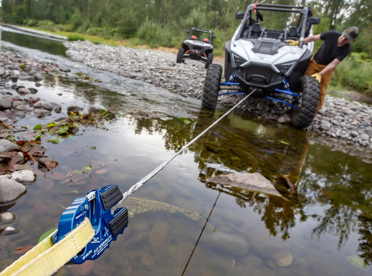 Factor 55 - ULTRAHOOK XTV WINCH HOOK WITH SHACKLE MOUNT - BLUE