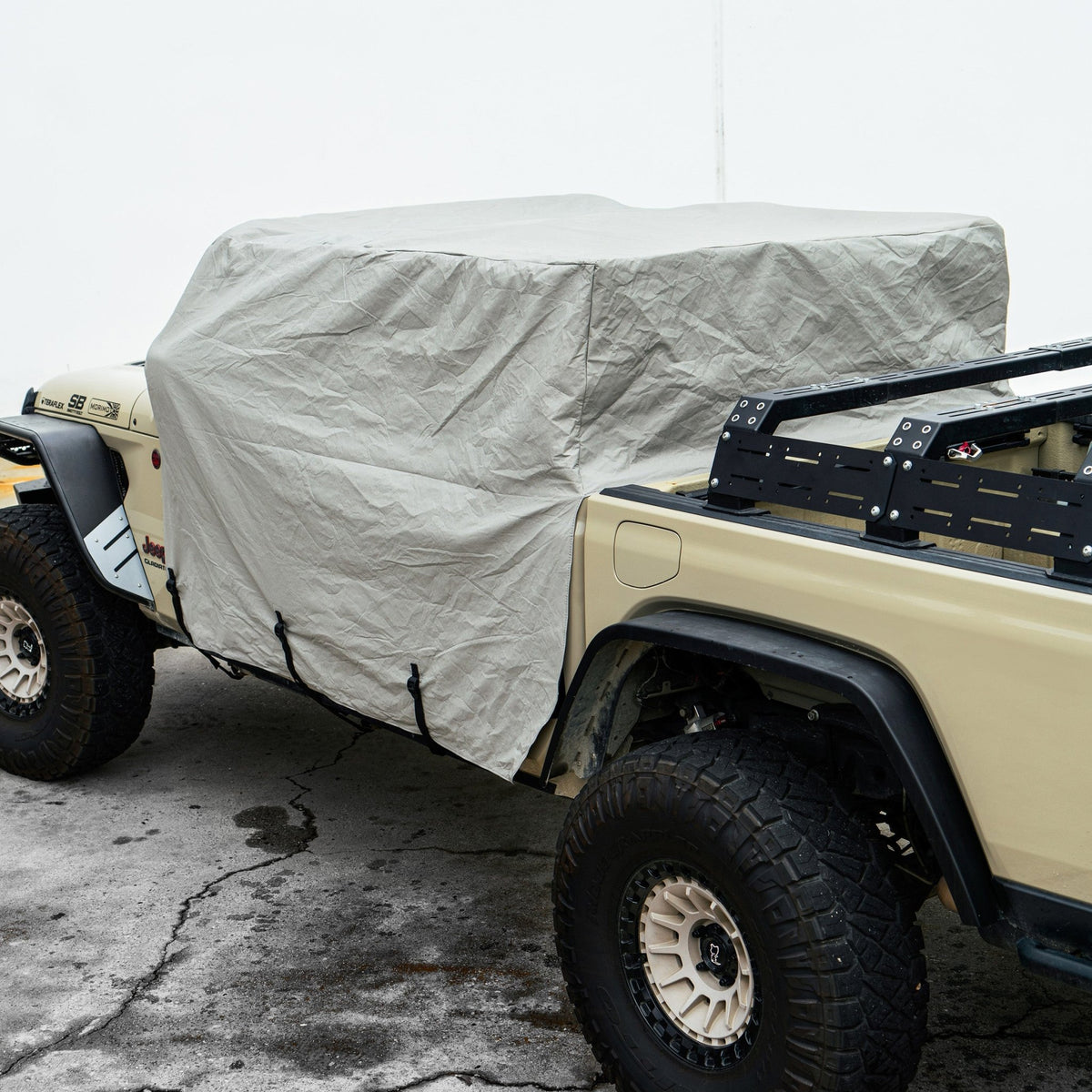 Smittybilt -Cab Cover w/ Door Flaps - Gray (20+ JT)