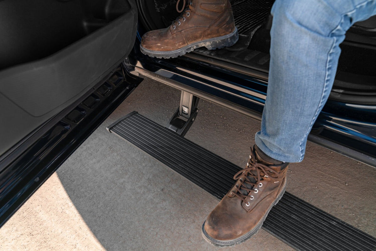 AMP Research -Powerstep Plug-N-Play - 22-25 Tundra