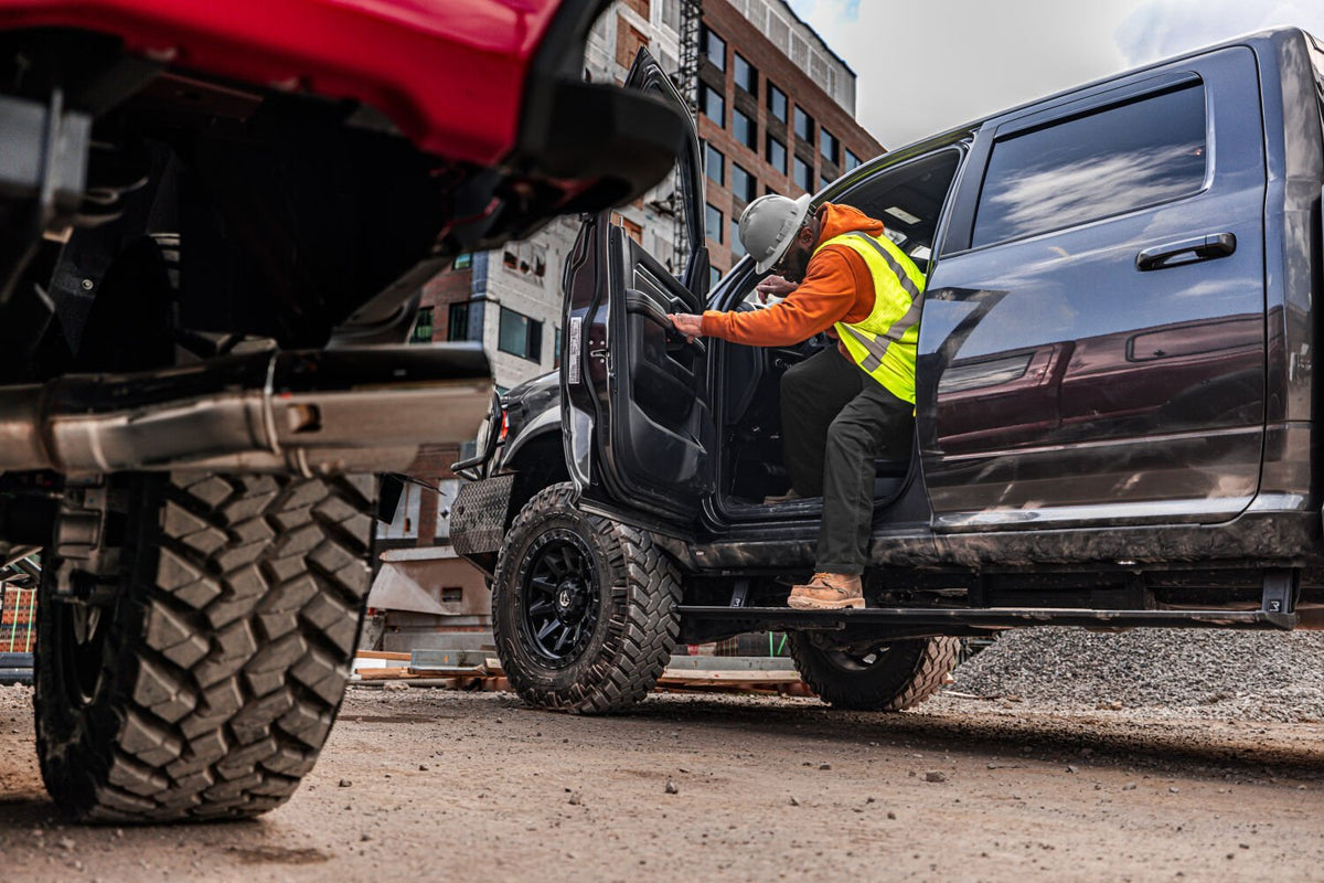AMP Research -Powerstep Vision 2018 Ram 2500/3500 Crew Cab/Mega Cab